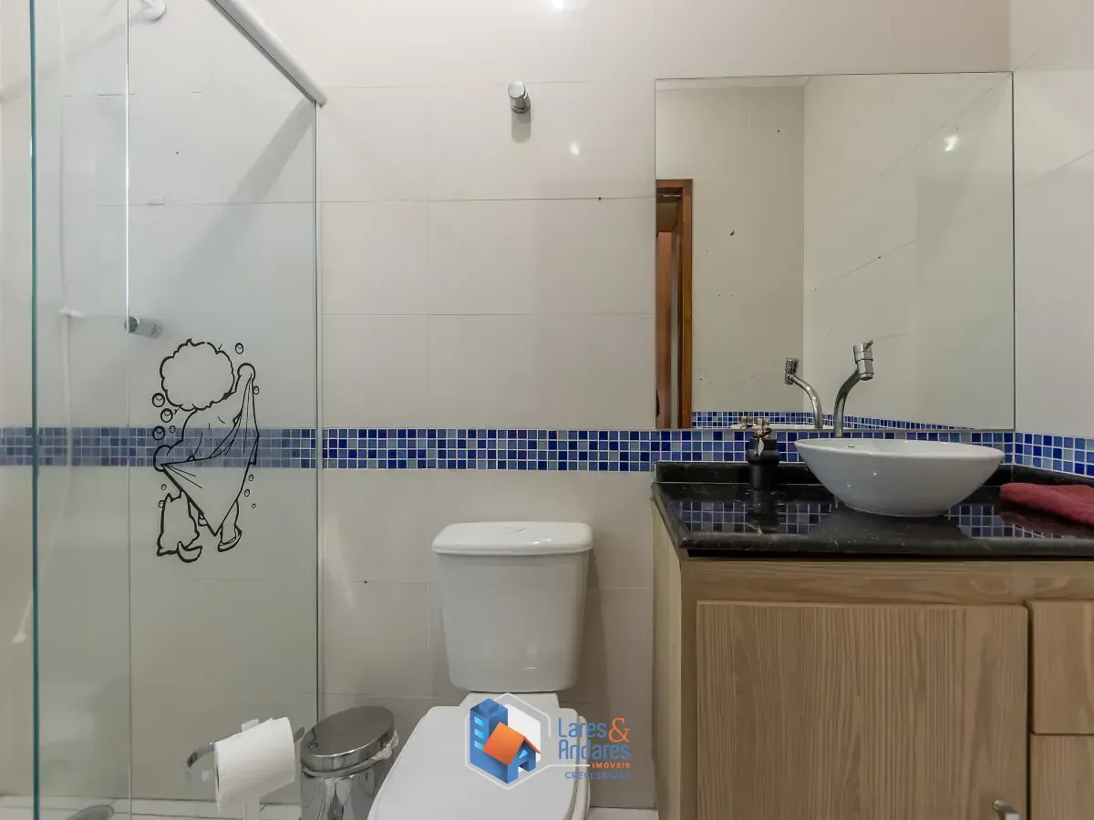 Imagem Sobrado para venda em Jardim Marisa com 3 quartos, sendo 3 suítes, 168m²