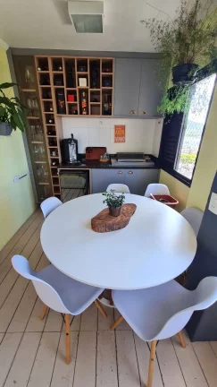Imagem Excelente Apartamento Vista Mar e garagem fechada na Ponta da Praia!