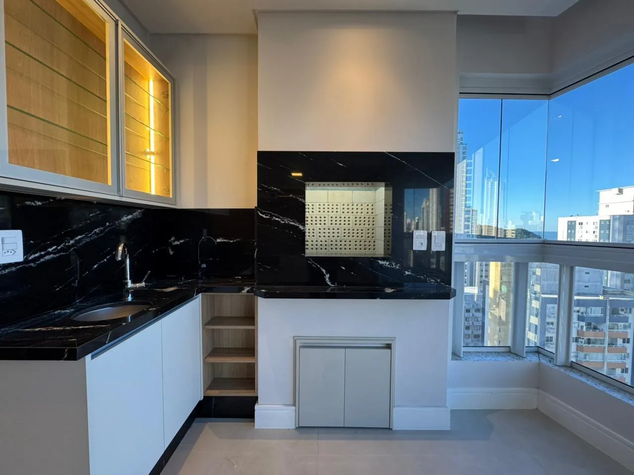 Imagem Apartamento com vista para o mar à venda com 164m2 por R$ 4.790.000,00