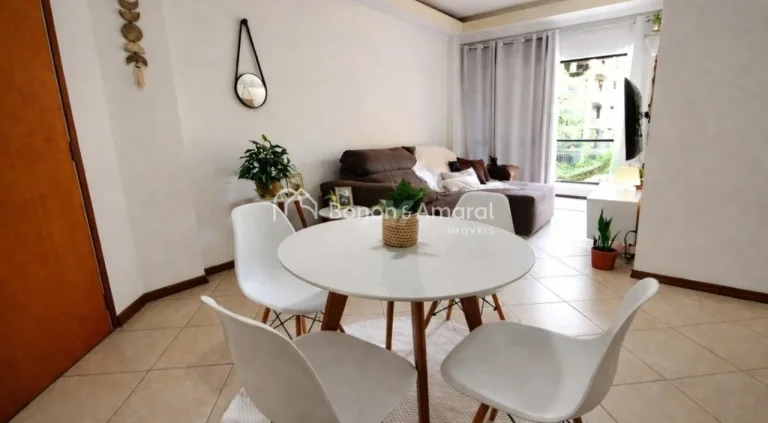 Imagem Apartamento à venda no bairro Mansões Santo Antônio em Campinas, SP.
A sala de estar e jantar sã...
