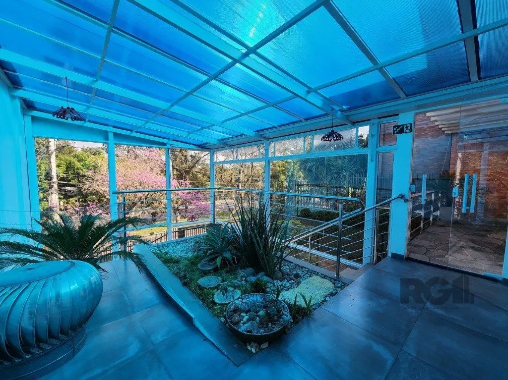 Imagem Vende-se excelente cada 3 quartos com suíte, 4 vagas, anexo comn salão de festas, podendo ser usada para fins comerciais - 255m² - Chácara das Pedras