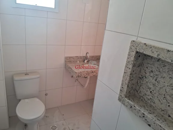 Imagem Belo sobrado em Vilagio no bairro do Marapé com 2 suítes, garagem privativa a venda por R$ 695.000,00
