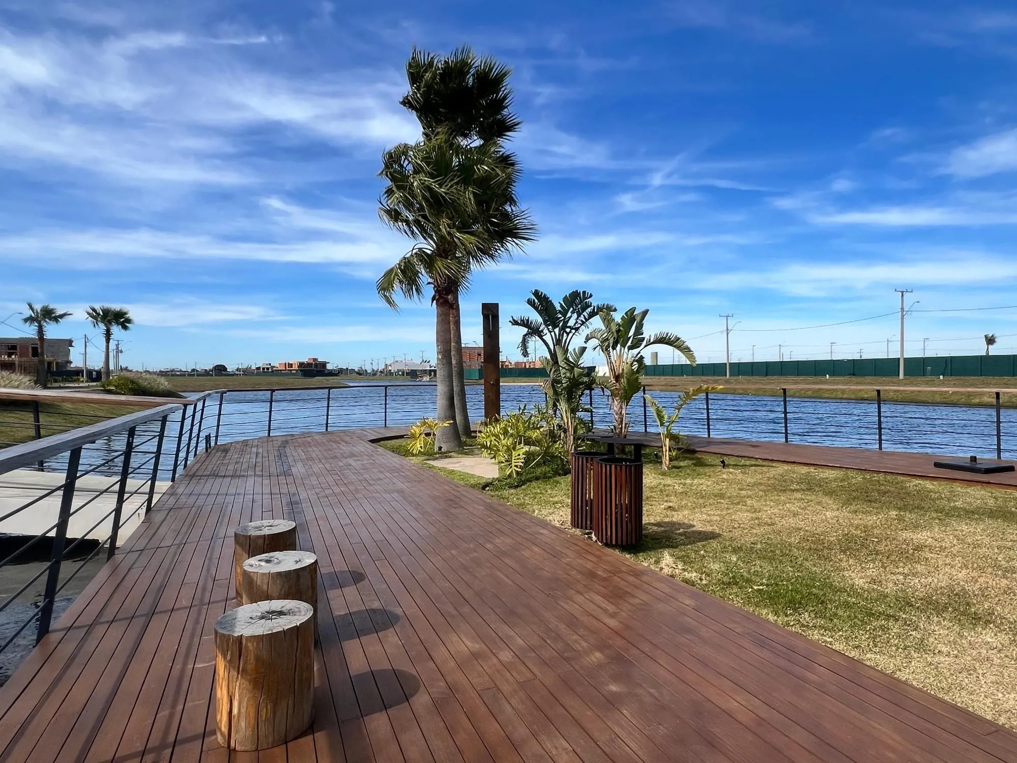 Imagem Lote molhado a venda no condomínio Zen Resort Concept.