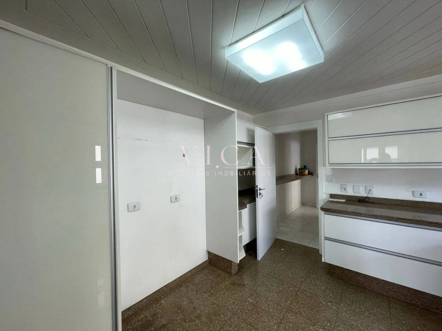 Imagem Alphaville|Resid 02 |Casa 3 suítes, piscina e lazer| R$25.000 Aluguel