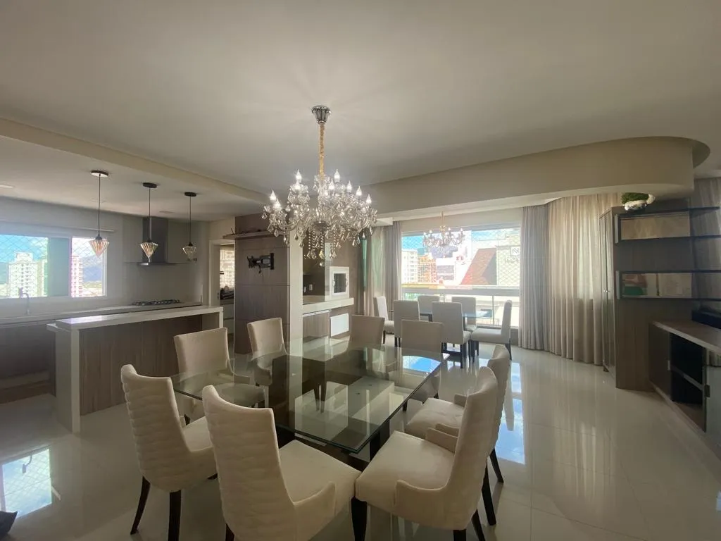 Imagem Apartamento com vista para o mar à venda com 190m2 por R$ 3.690.000,00