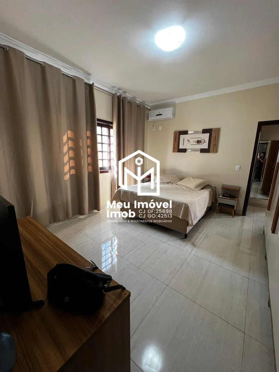 Imagem Casa 5 Quartos 2 Suítes 2 Vagas 250m² Taguatinga Sul