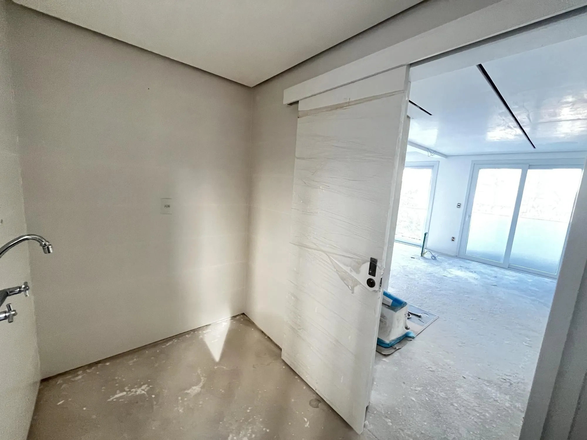 Imagem Apartamento com 3 suítes no bairro São João em Porto Alegre