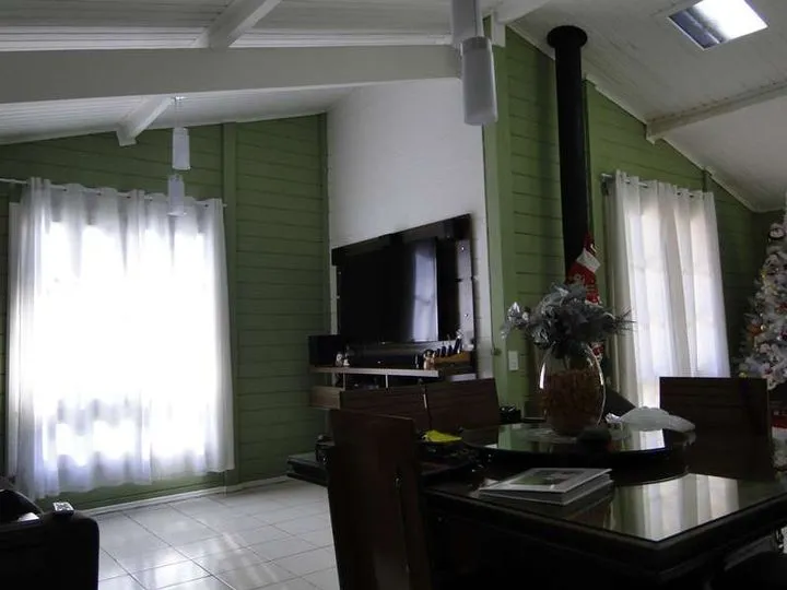 Imagem Casa com 4 Quartos à Venda, 250 m² em Várzea - Teresópolis