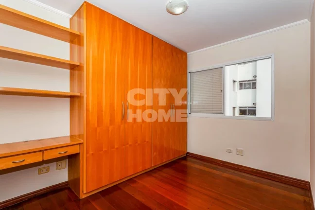 Imagem Lindo apartamento com 118 m² área útil, 03 dormitórios - sendo 01 suíte, living para dois ambie...
