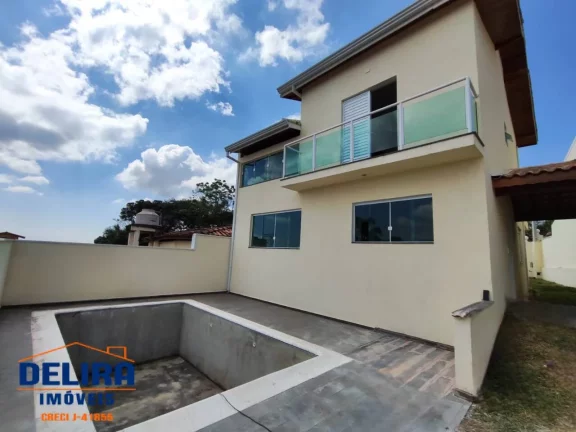 Imagem Casa com uma ótima localização em associação com garagem para 6 carros