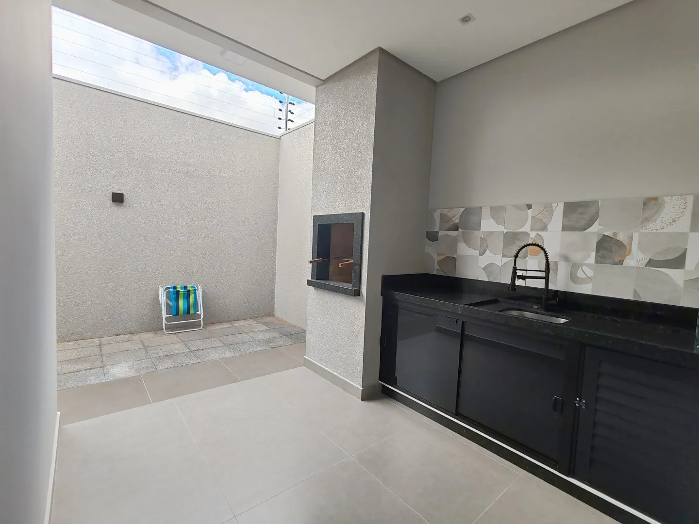 Imagem Casa à venda em Cascavel - Loteamento Colinas Tropical - Novos - Pronto para morar