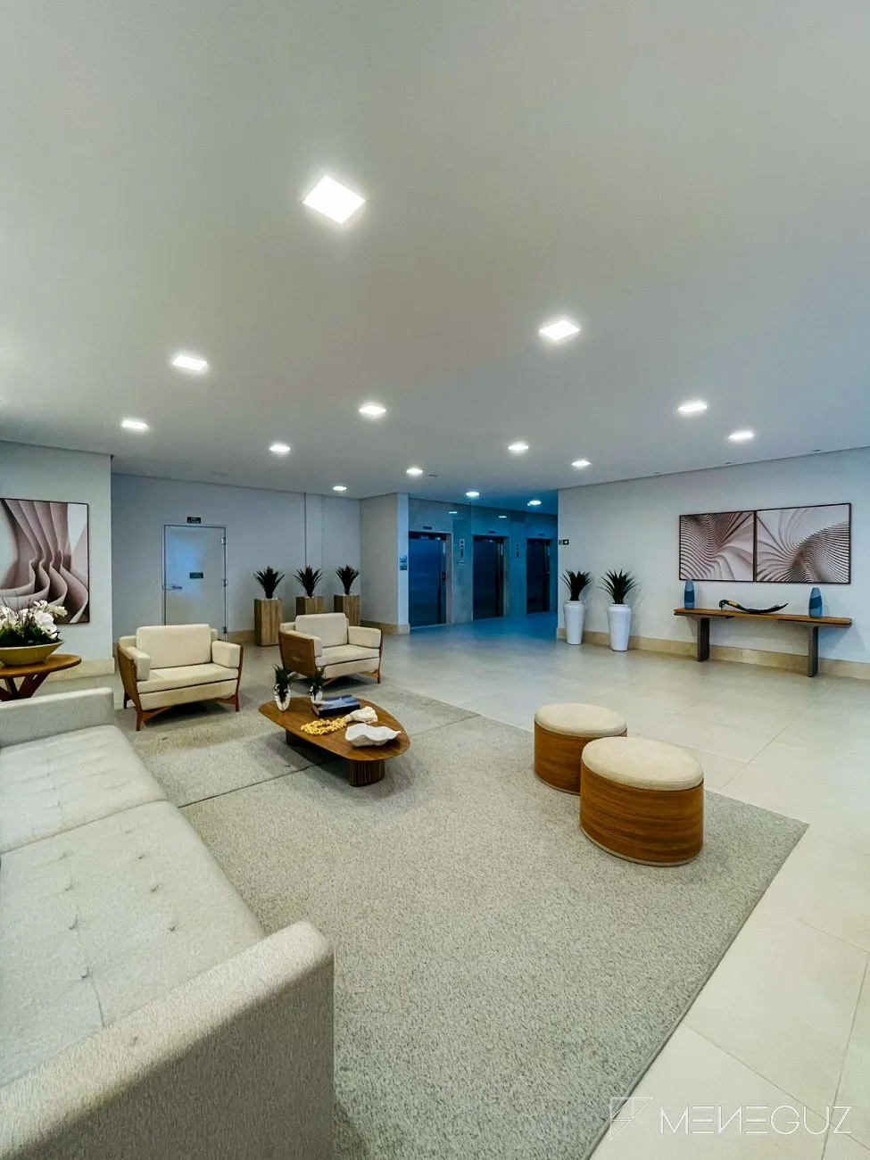 Imagem Apartamento Finamente Mobiliado Frente mar na Praia do Morro - Alto Padrão e Lazer Completo!