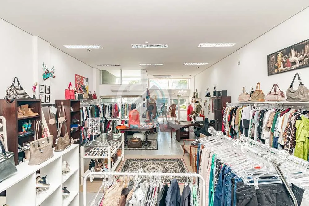 Imagem A região do Moinhos de Vento, onde esta loja comercial está localizada, é uma das mais charmosas ...