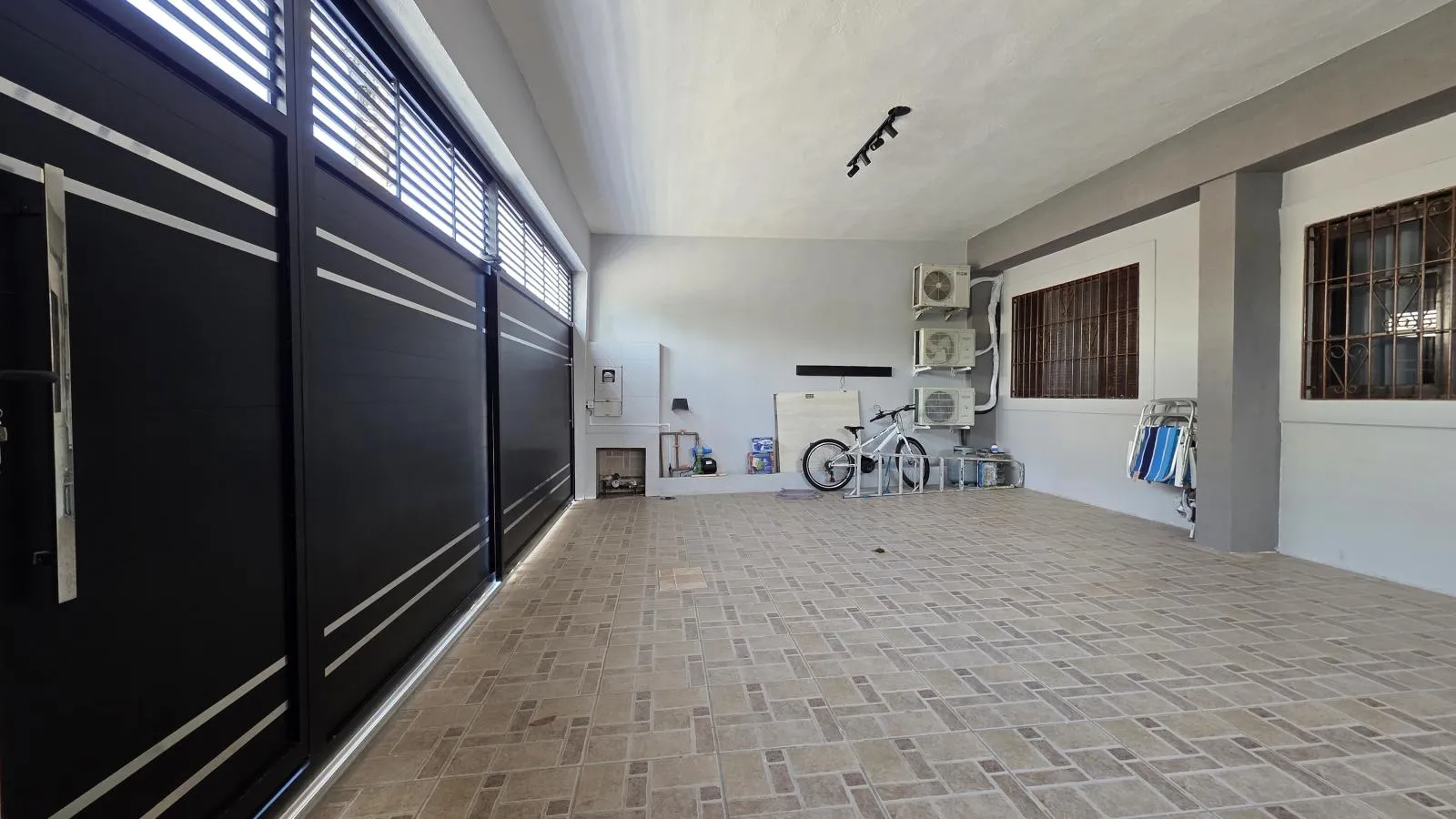 Imagem Casa para Venda em Praia Grande, Guilhermina, 2 dormitórios, 1 suíte, 2 banheiros, 3 vagas