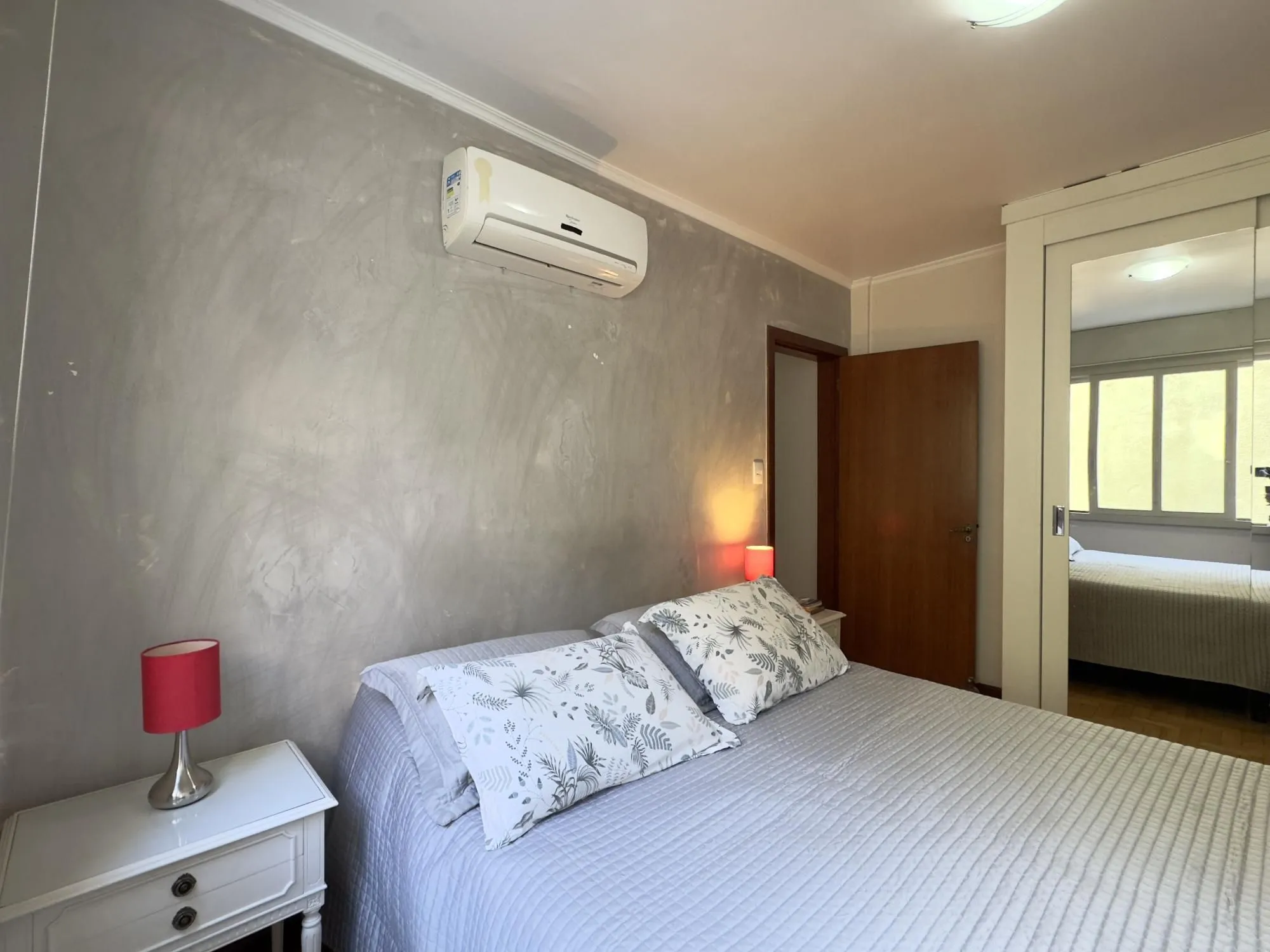 Imagem APARTAMENTO 2 DORMITÓRIOS SUPER CHARMOSO NO BAIRRO CENTRO HISTÓRICO