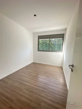 Imagem Apartamento de 2 dormitórios sendo 1 suíte, 1 garagem. Sala de estar e jantar; Sacada com churrasq...