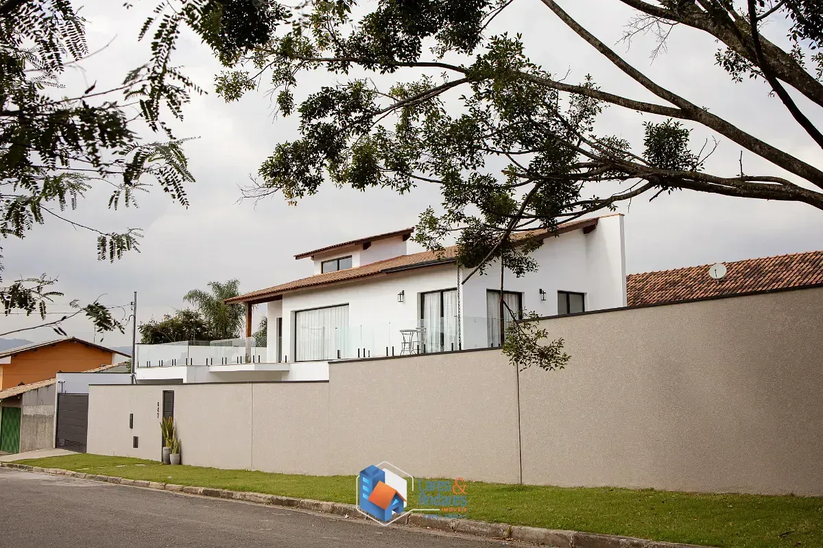 Imagem Casa no condomínio Chácara Jaraguá para venda com 2 quartos, sendo 2 suítes, 278m²
