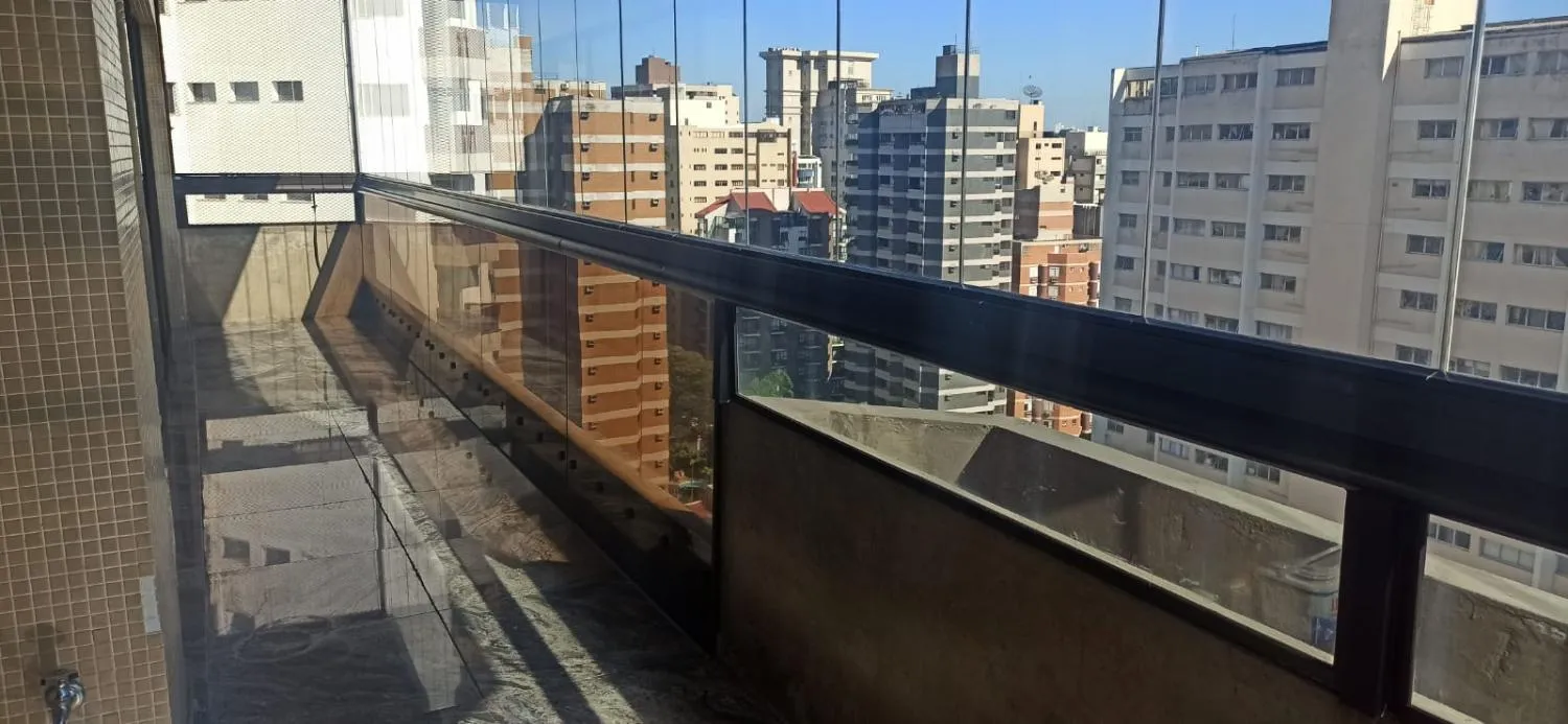 Imagem Um lar incomparável: apartamento exclusivo no bairro Cambuí em Campinas, oferecendo o privilégio de 1 unidade por andar.