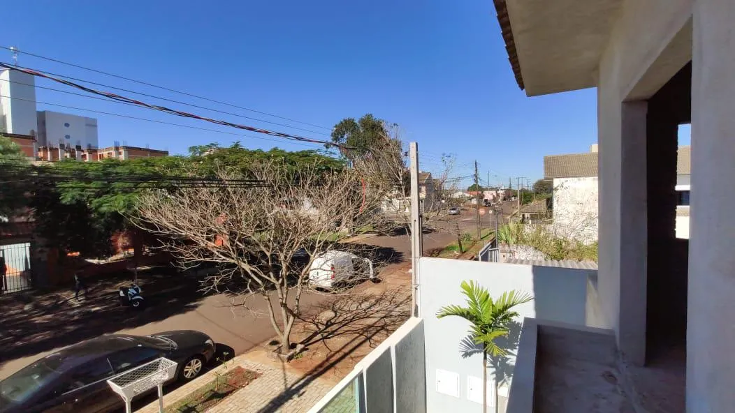 Imagem Sobrado, com 01 suíte mais 2 quartos, Bairro Coqueiral, Cascavel