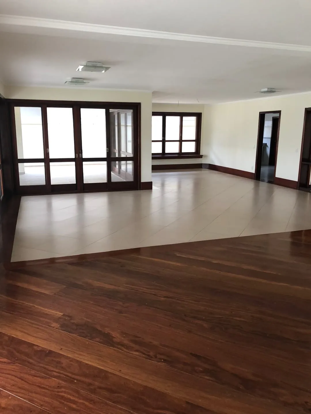 Imagem Casa à venda 3 Quartos, 3 Suites, 4 Vagas, 700M², Nossa Senhora do Perpétuo Socorro, Pindamonhangaba - SP