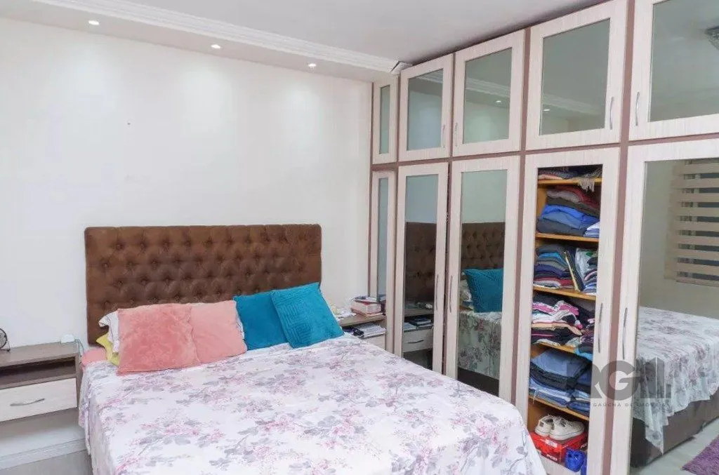 Imagem Casa 164m², 3 dormitórios, 3 vagas no bairro Jardim Carvalho
