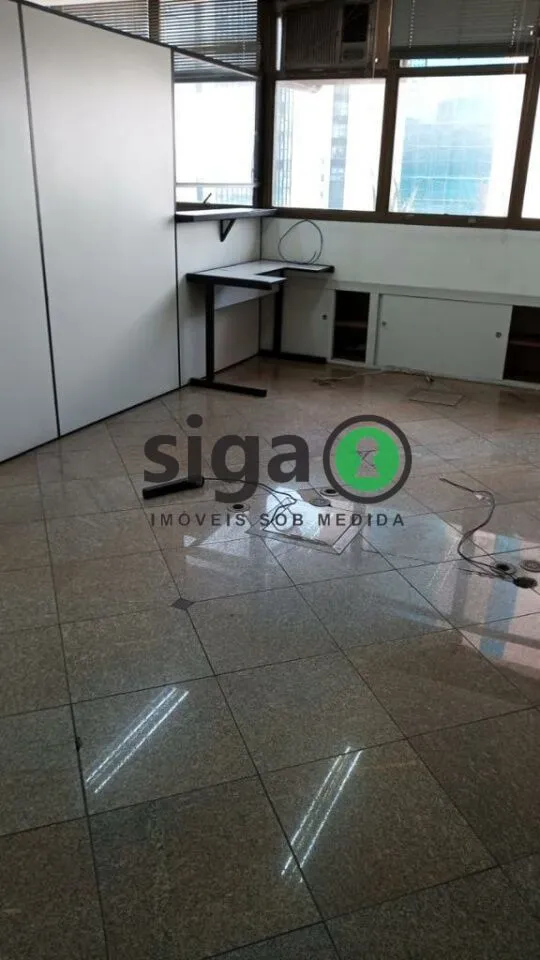 Imagem Imóvel Comercial e 6banheiros à Venda, 290m² por R$ 2.500.000