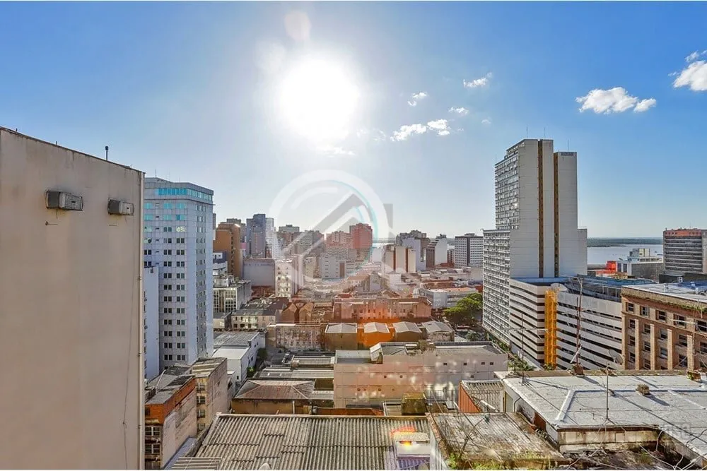 Imagem Apartamento Reformado à Venda no Centro de Rio Grande do Sul Descubra o charme de um apartamento re...