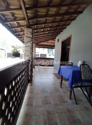 Imagem Oportunidade única: duas casas no mesmo terreno, com entradas independentes e uma localização pri...
