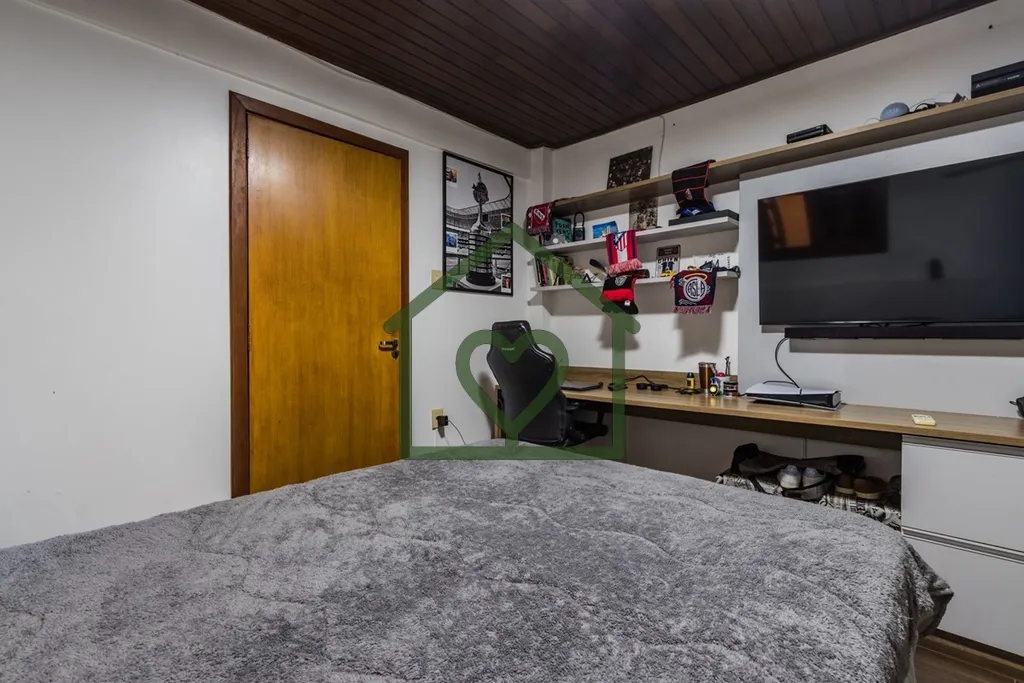 Imagem CASA EM CONDOMÍNIO ABERTO DE 271m² COM 3 DORMITÓRIOS (1 SUÍTE MASTER), 3 BANHEIROS, 2 SALAS DE E...