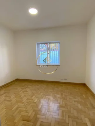Imagem Casa de esquina de 3 dormitórios ( 1 suíte), 4 vagas, Jardim Esplanada, Sjc