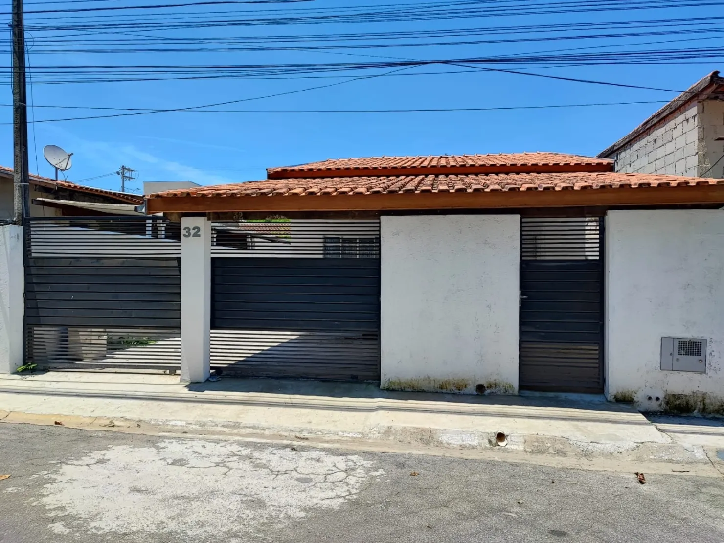 Foto do imóvel Casa à venda 3 Quartos, 2 Suites, 4 Vagas, 250M², Conjunto Residencial Araretama, Pindamonhangaba - SP