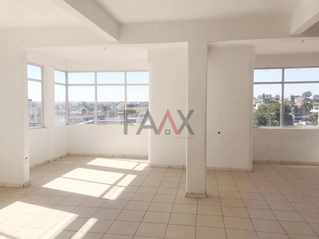 Imagem Sala Comercial com 72 dormitórios,2500.00 m , CENTRO, GUARAPUAVA - PR