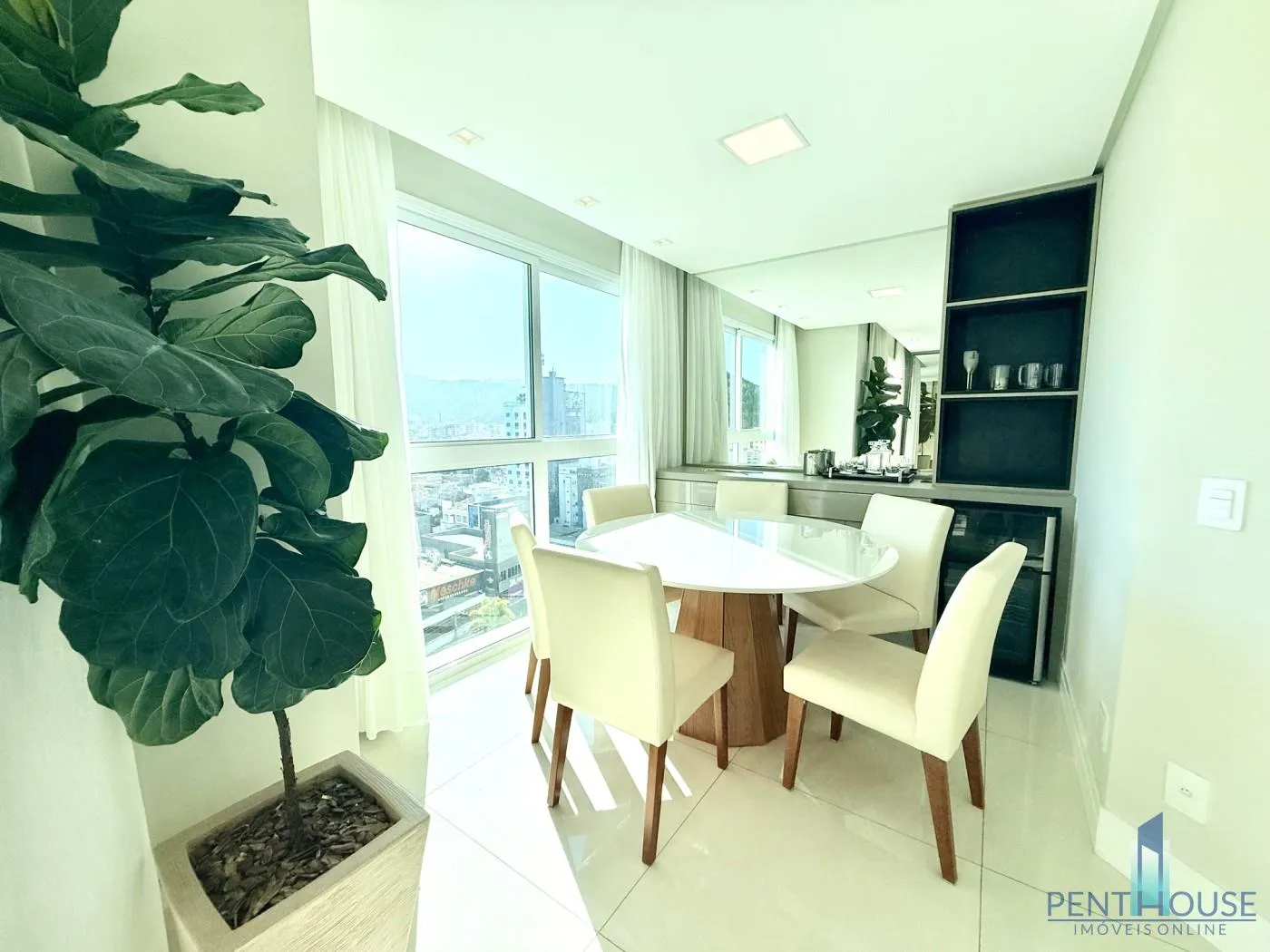 Imagem Apartamento Zona Central para Venda em Balneário Camboriú, CENTRO, 4 dormitórios, 2 suítes, 3 banheiros, 2 vagas