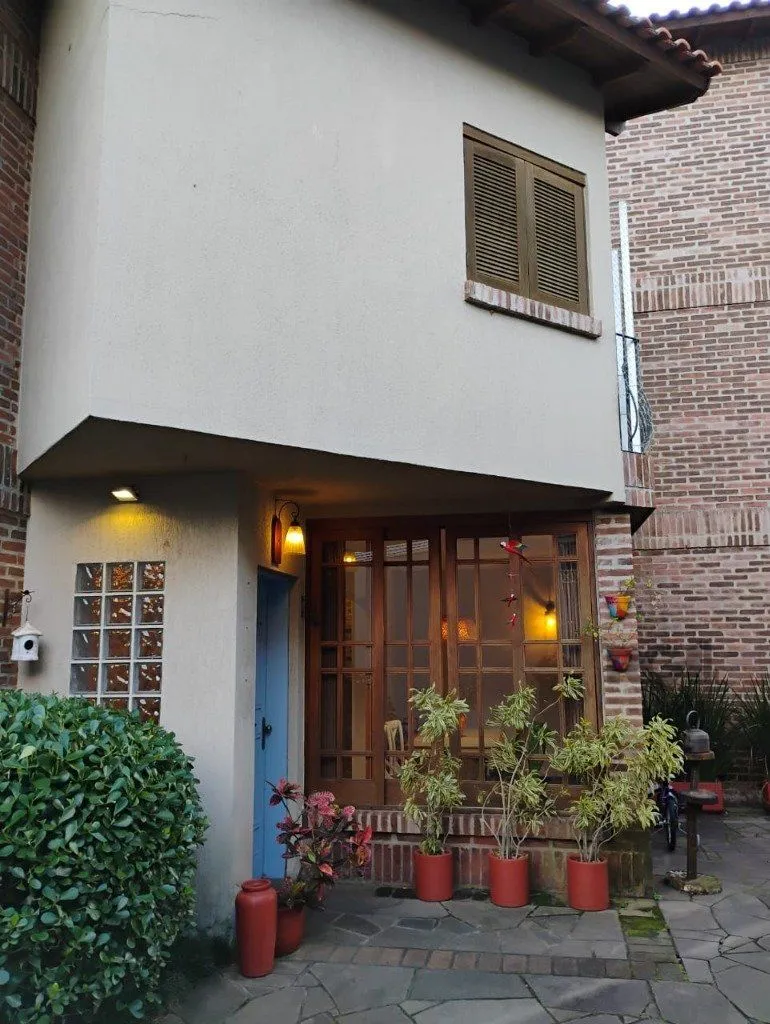 Imagem Casa em condomínio de 166m², 3 suítes 1 vaga do bairro Jardim Isabel