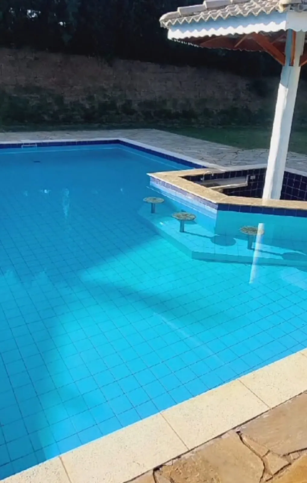 Imagem Linda Casa no Parque Village Castelo: Conforto, Lazer e Natureza