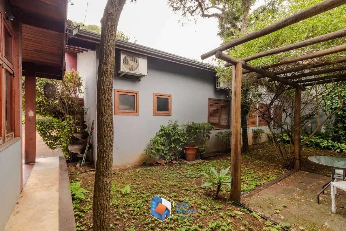 Imagem Casa para venda em Brooklin Paulista com 3 quartos, sendo 3 suítes, 242m²