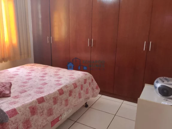 Imagem Casa em excelente localização no Sagrada Família.