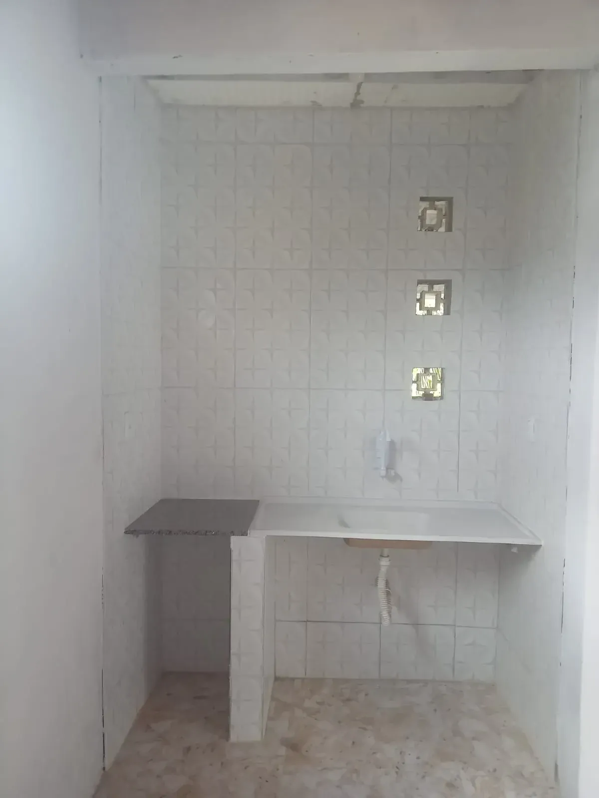 Imagem Kitnet com 1 Quarto para Alugar, 30 m² em Paripe - Salvador