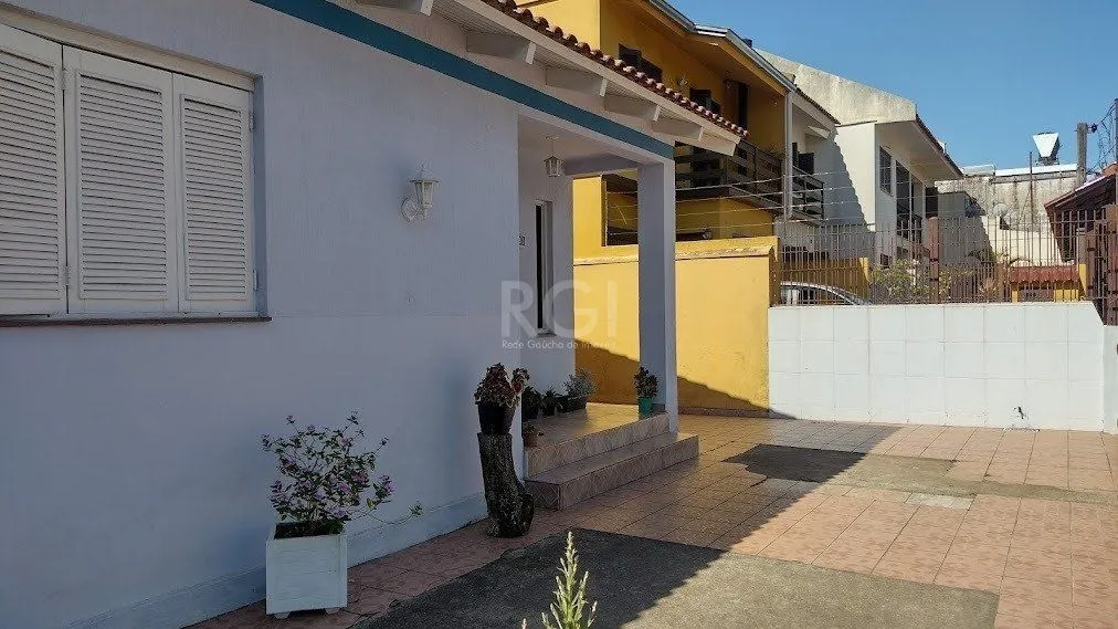 Imagem Casa 3 Quartos, 3 vagas de garagem, Bairro Cavalhada, Porto Alegre-RS.