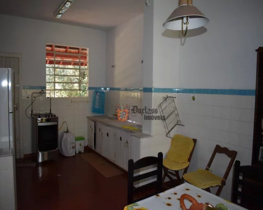 Imagem Casa com 3 dormitórios à venda, 270 m² por R$ 1.200.000 - Vila Abernéssia - Campos do Jordão/SP