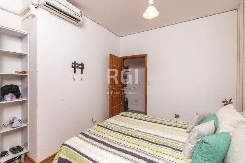 Imagem Casa para Venda - 490m², 3 dormitórios, sendo 1 suites, Floresta