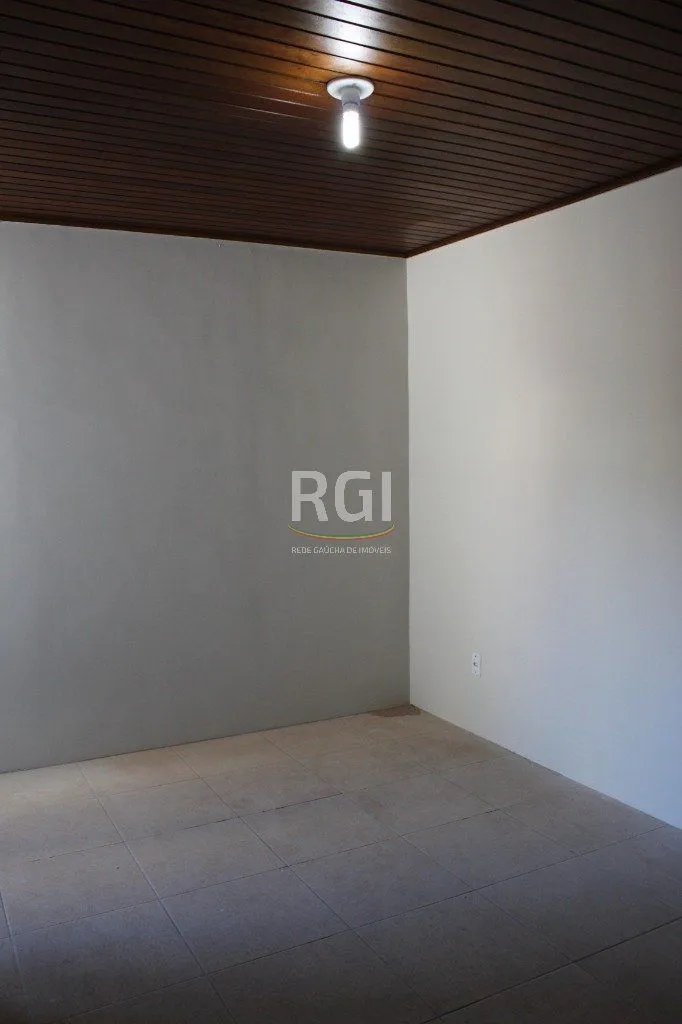 Imagem BAIXO - DUAS CASA NO MESMO PÁTIO NA PRAÇA SIMÕES LOPES NETO - ACEITA PARTE DE PAGAMENTO EM IMÓVEL NO LITORAL- SOB CONSULTA
