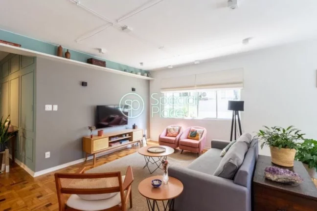 Imagem Apartamento de alto padrão com 291m², 5 dormitórios ( 1 suíte ) e 1 vaga na garagem. Hall privat...