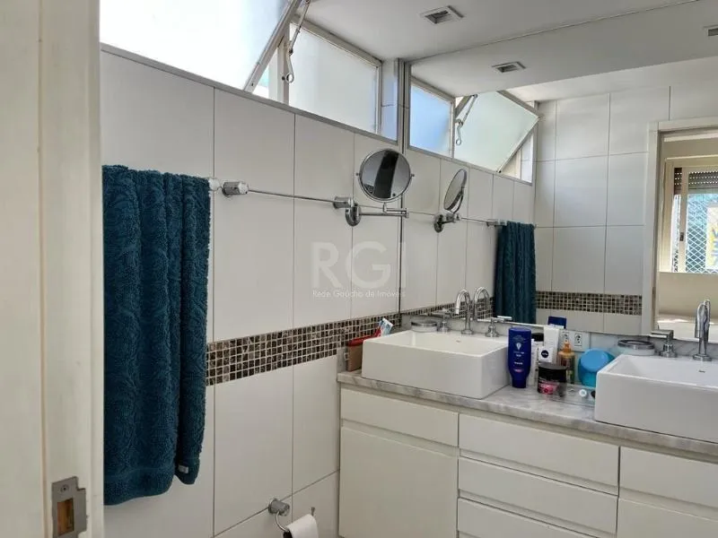 Imagem excelente apto na carlos gomes, jto anita.... Apartamento para Venda - 125m², 3 dormitórios, sendo 1 suites, 2 vagas - Auxiliadora