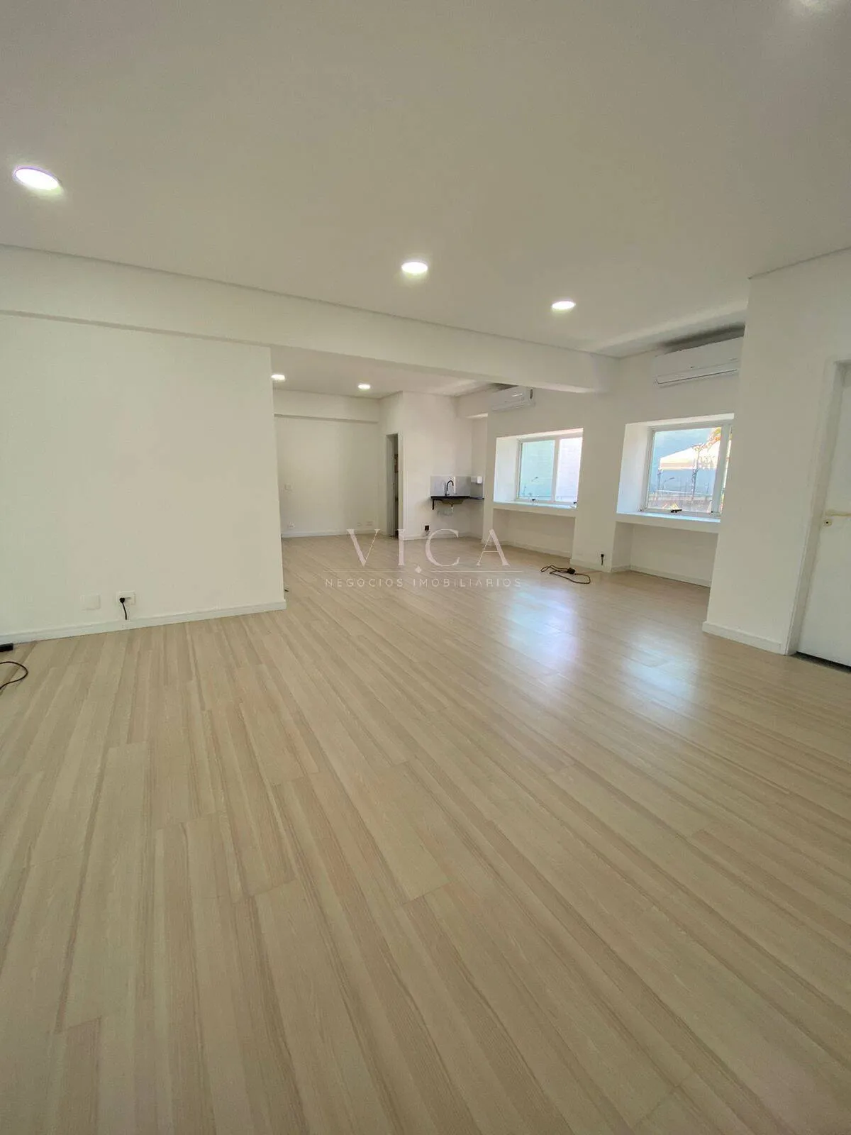 Imagem Alphaville | Sala Comercial 78m² | 3 Banheiros | Pacote R$ 6.000 mês