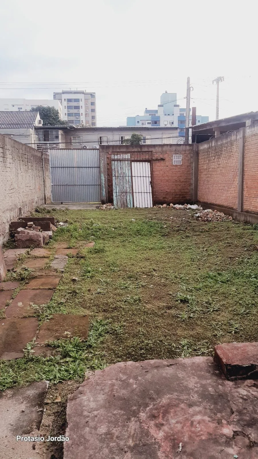 Imagem Terreno medindo 342,67m² no bairro Rio Branco/Santana em Porto Alegre