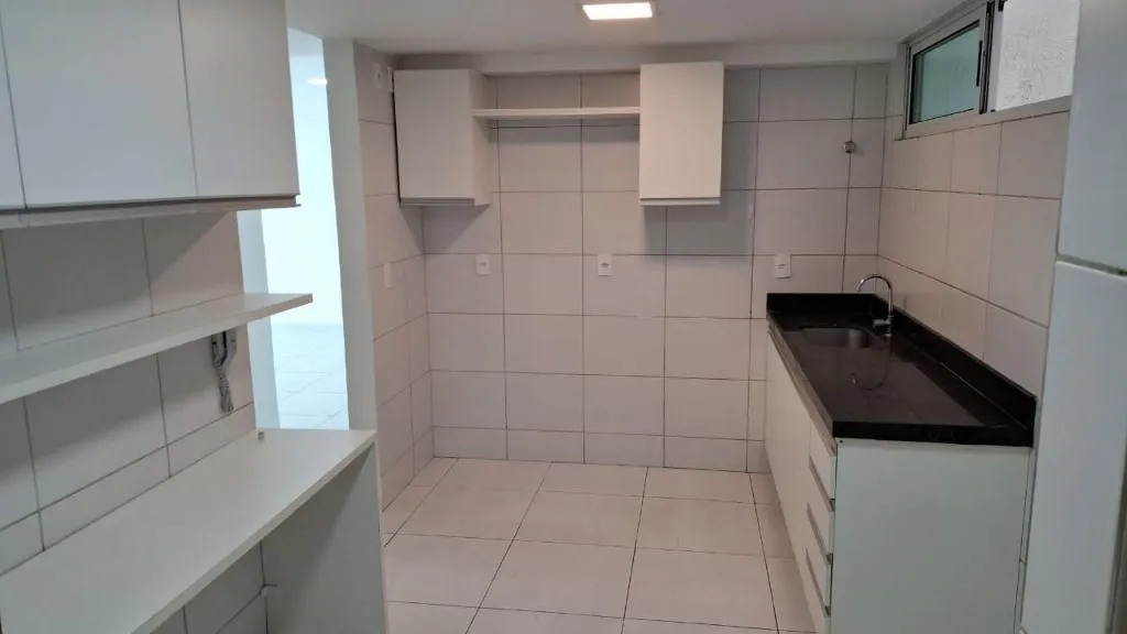 Imagem Apartamento com 3 suítes, varanda gourmet, 3 vagas soltas, lazer completo e localização privilegiada no Bessa.