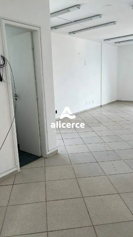 Imagem Excelente Sala Comercial com 47,55m² no Centro de Florianópolis/SC