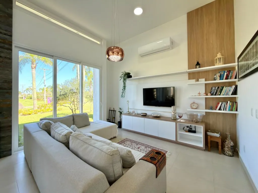 Imagem Casa em Condominio 4 Dormitórios - Bairro --