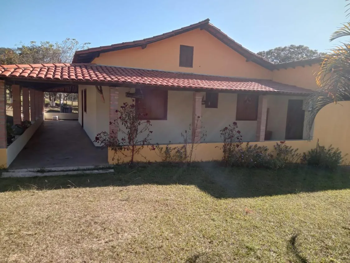 Vendo um excelente sítio na cidade de Piracema/Mg com 5 hectares de terra